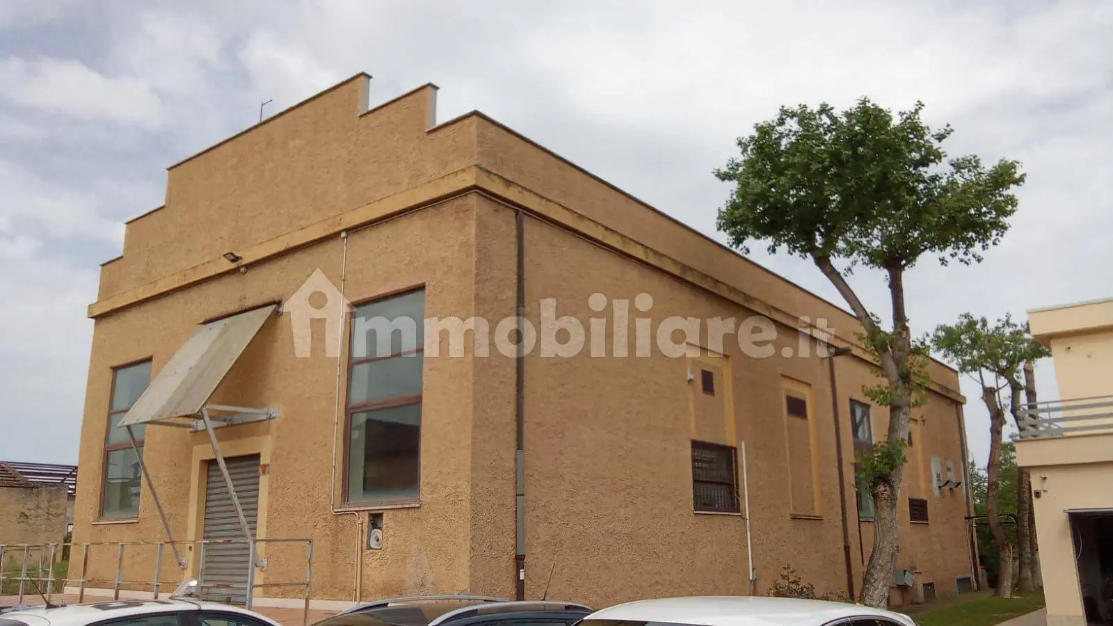 Palazzo - Edificio in vendita a Roma