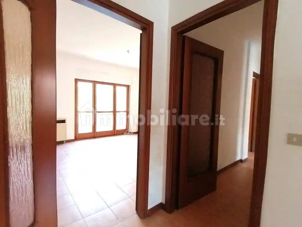 Quadrilocale viale Aldo Moro, 26, Santa Barbara - San Sisto, L'Aquila - foto 2