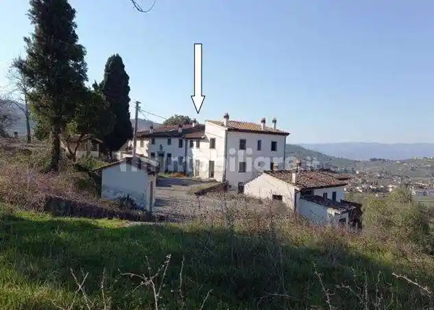 Villa in vendita a Carmignano