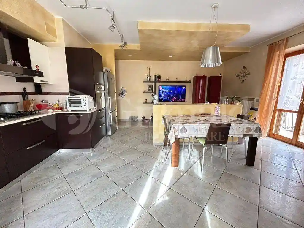 Appartamento in vendita a Rosora