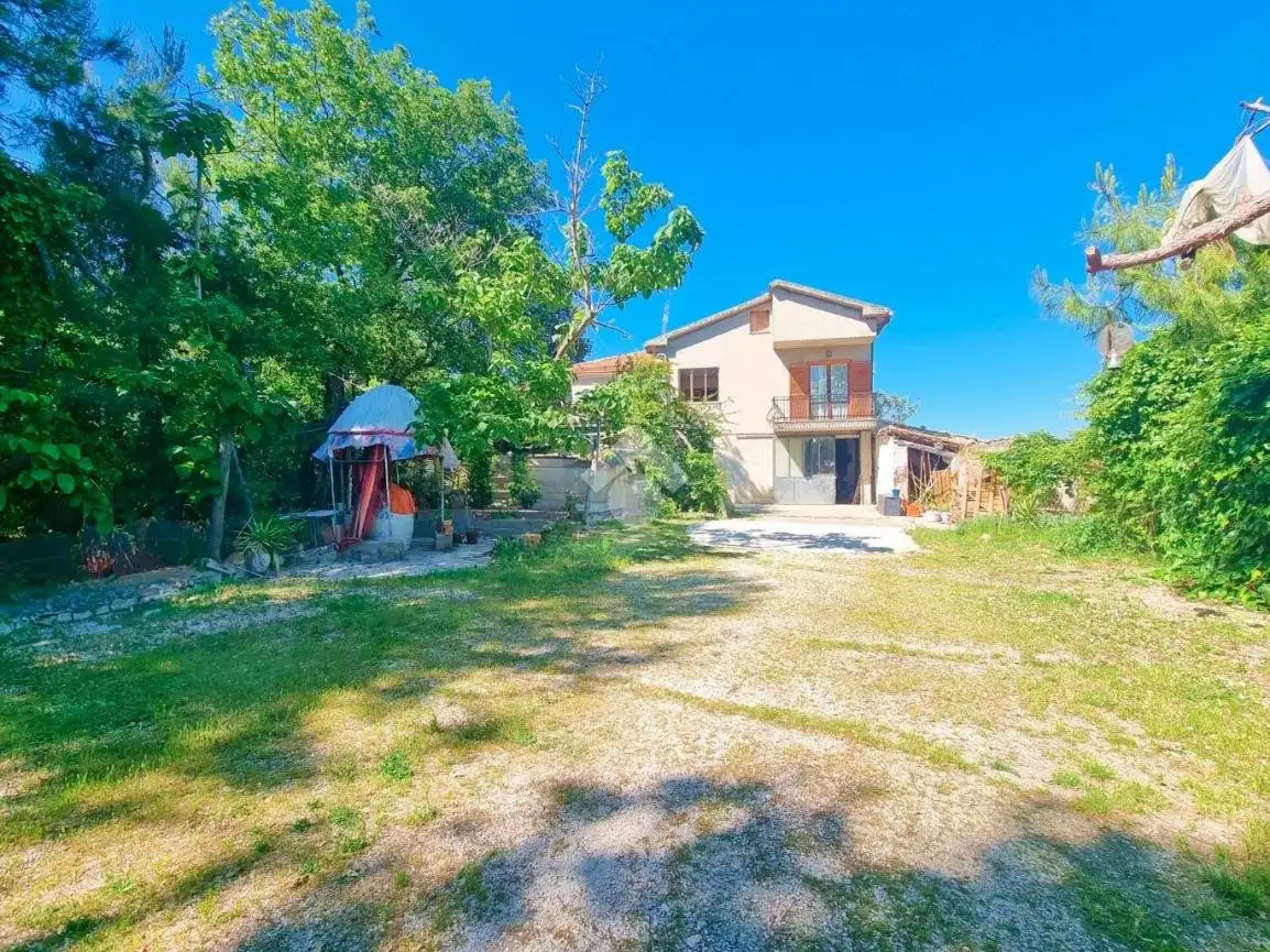 Casa indipendente in vendita a Bucchianico