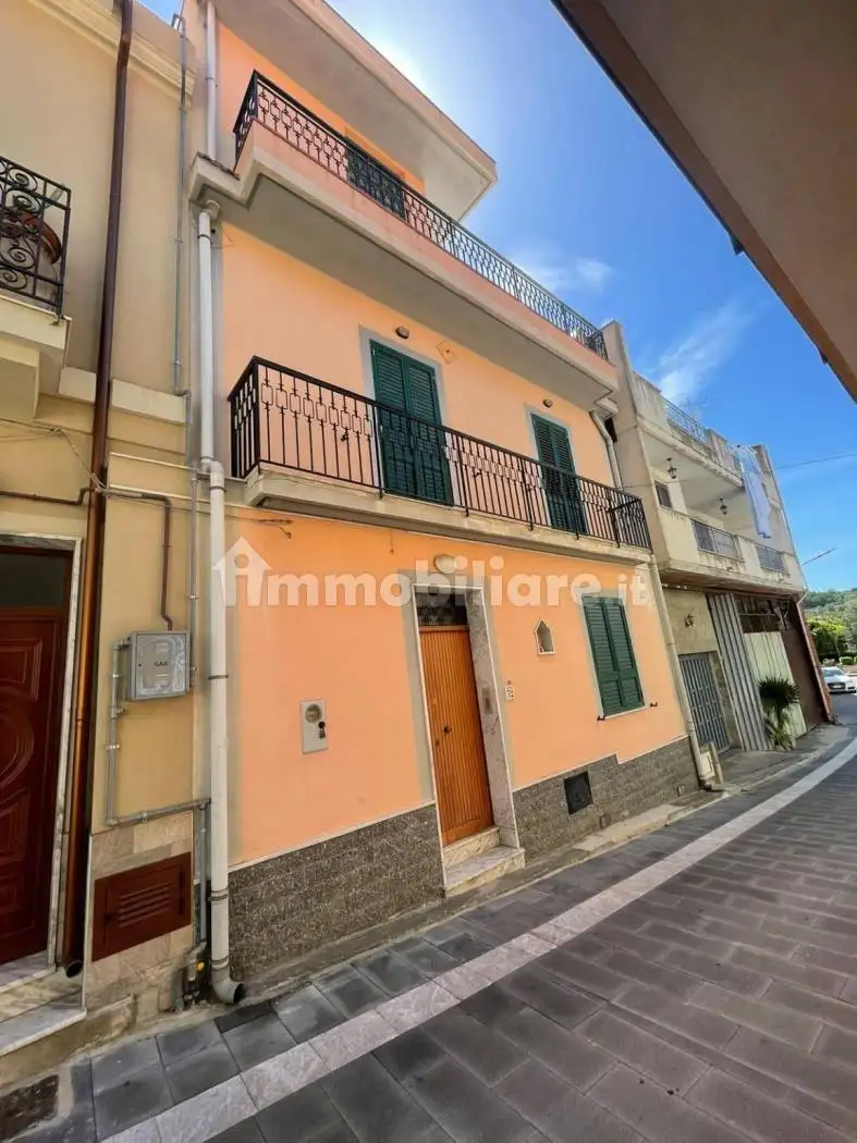 Casa indipendente in vendita a Savoca