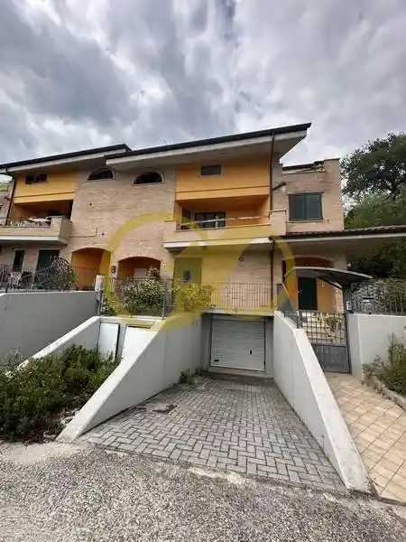 Appartamento in vendita a Montecosaro