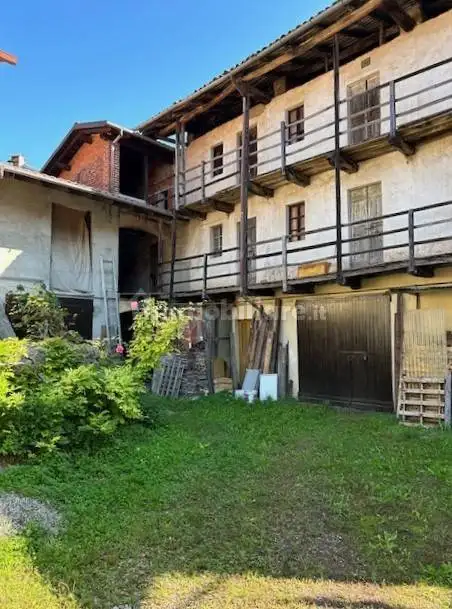 Palazzo - Edificio in vendita a Maggiora