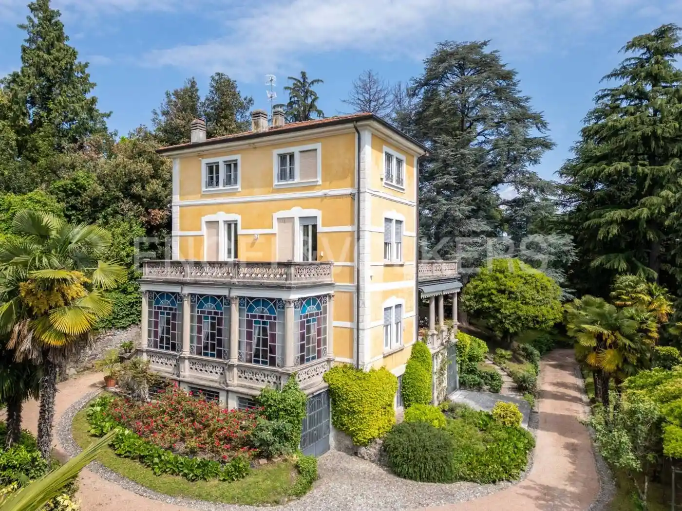 Villa in vendita a Varese