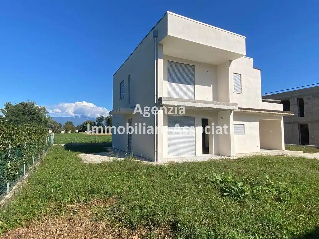 Villa in vendita a Loria