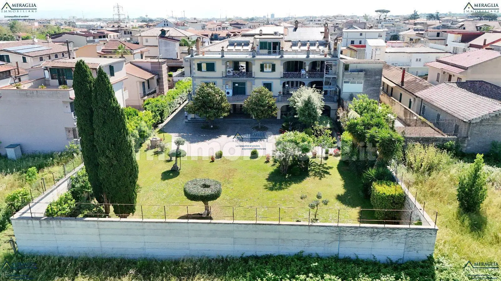 Palazzo - Edificio in vendita a Parete