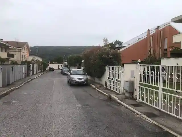 Villa bifamiliare via Guido d'Arezzo 11, Centro, Avezzano - foto 2