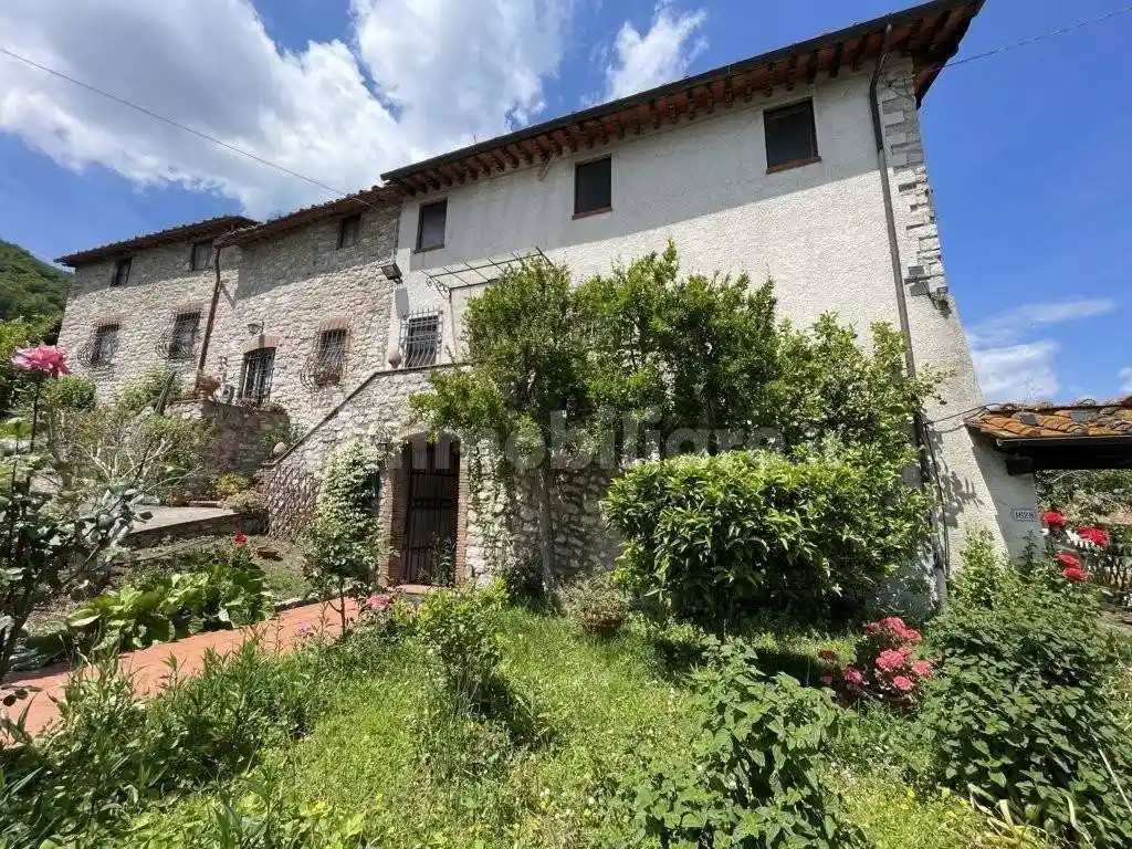 Rustico via per Chiatri,  2147, Chiatri - Piazzano, Lucca - foto 2