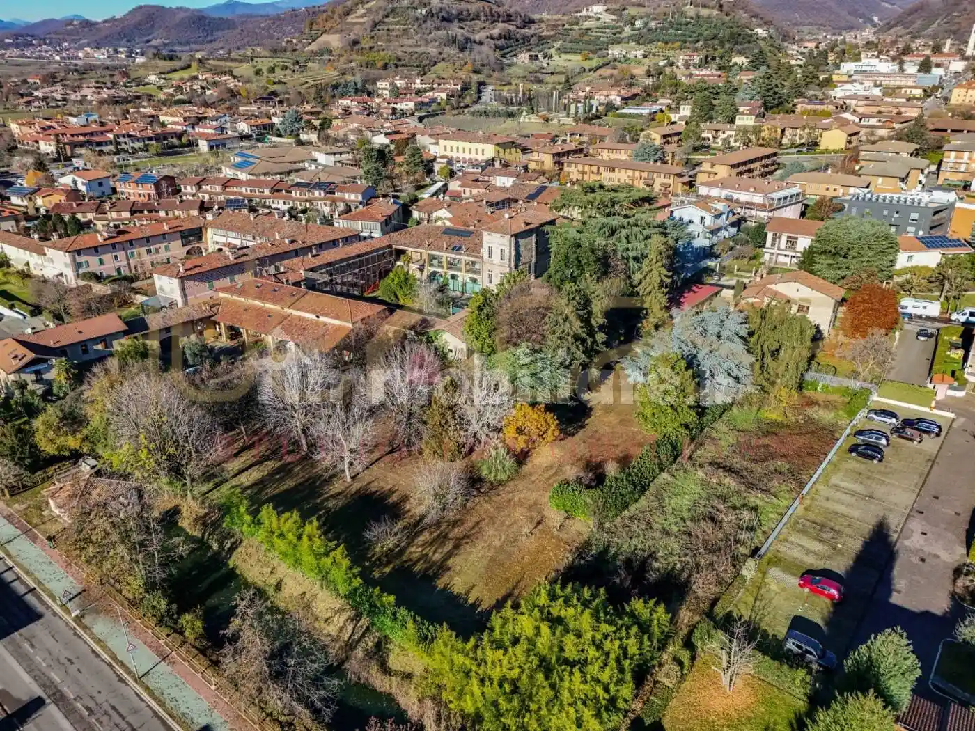 Palazzo - Edificio in vendita a Gussago