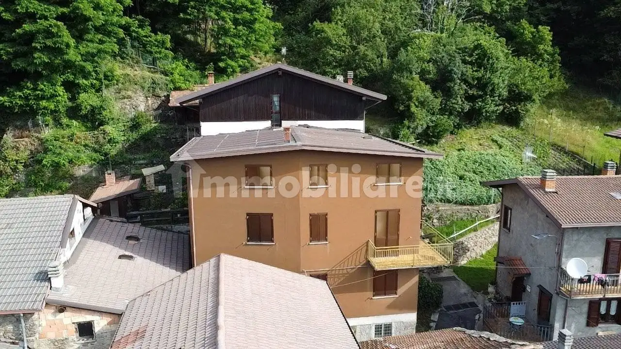 Casa indipendente in vendita a Berzo Demo