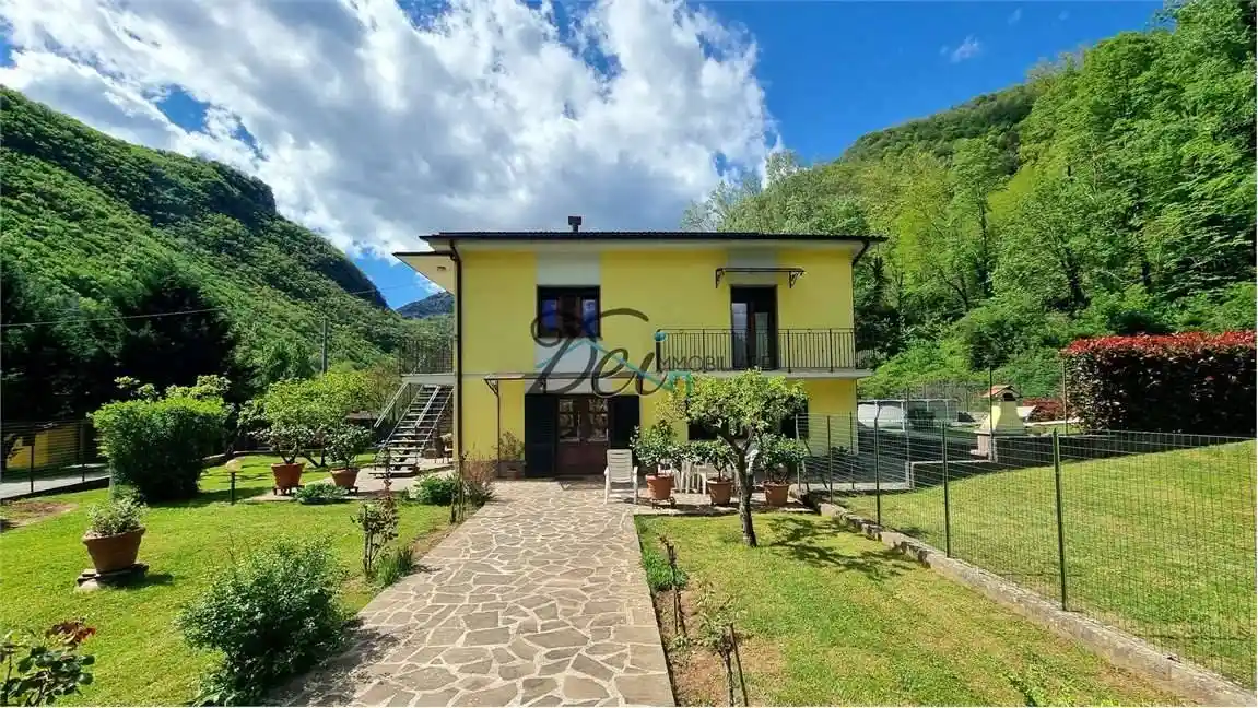 Villa in vendita a Bagni di Lucca