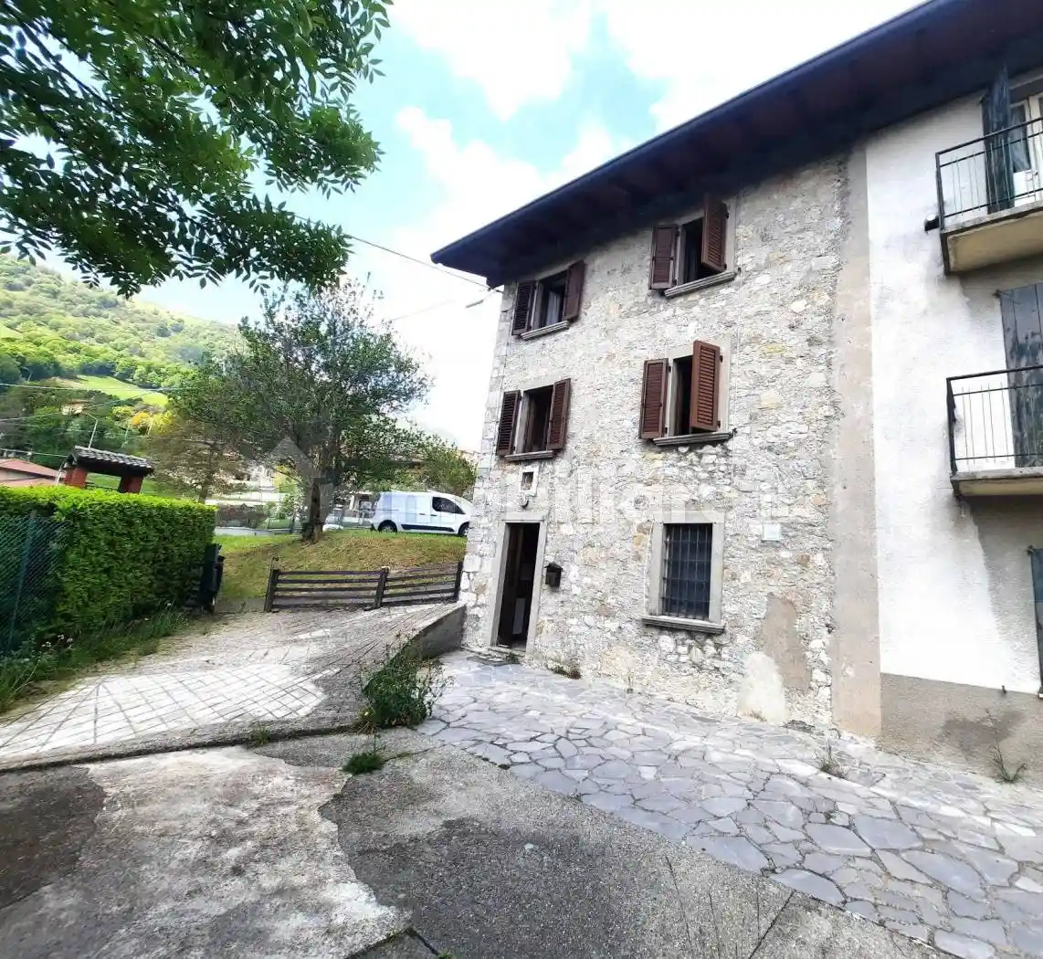 Casa indipendente in vendita a Roncola