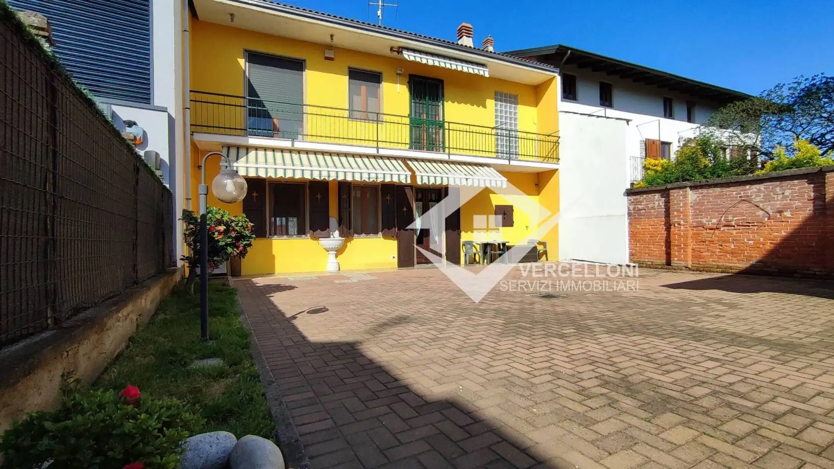 Villa in vendita a Vicolungo