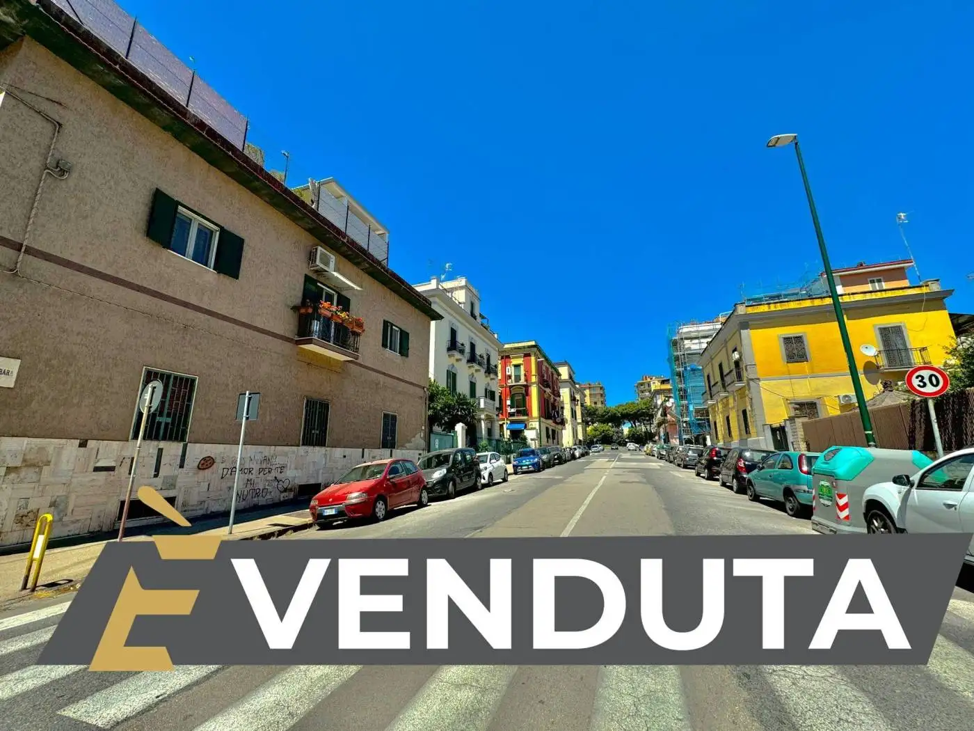 Appartamento in vendita a Napoli