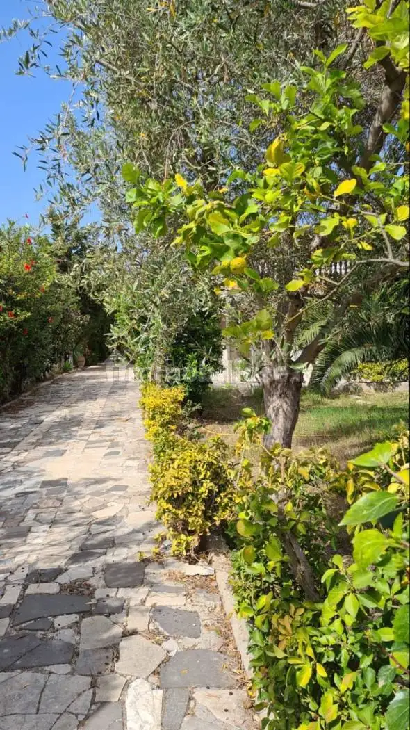Villa bifamiliare via Isole delle Filippine 12, Arenella, Siracusa