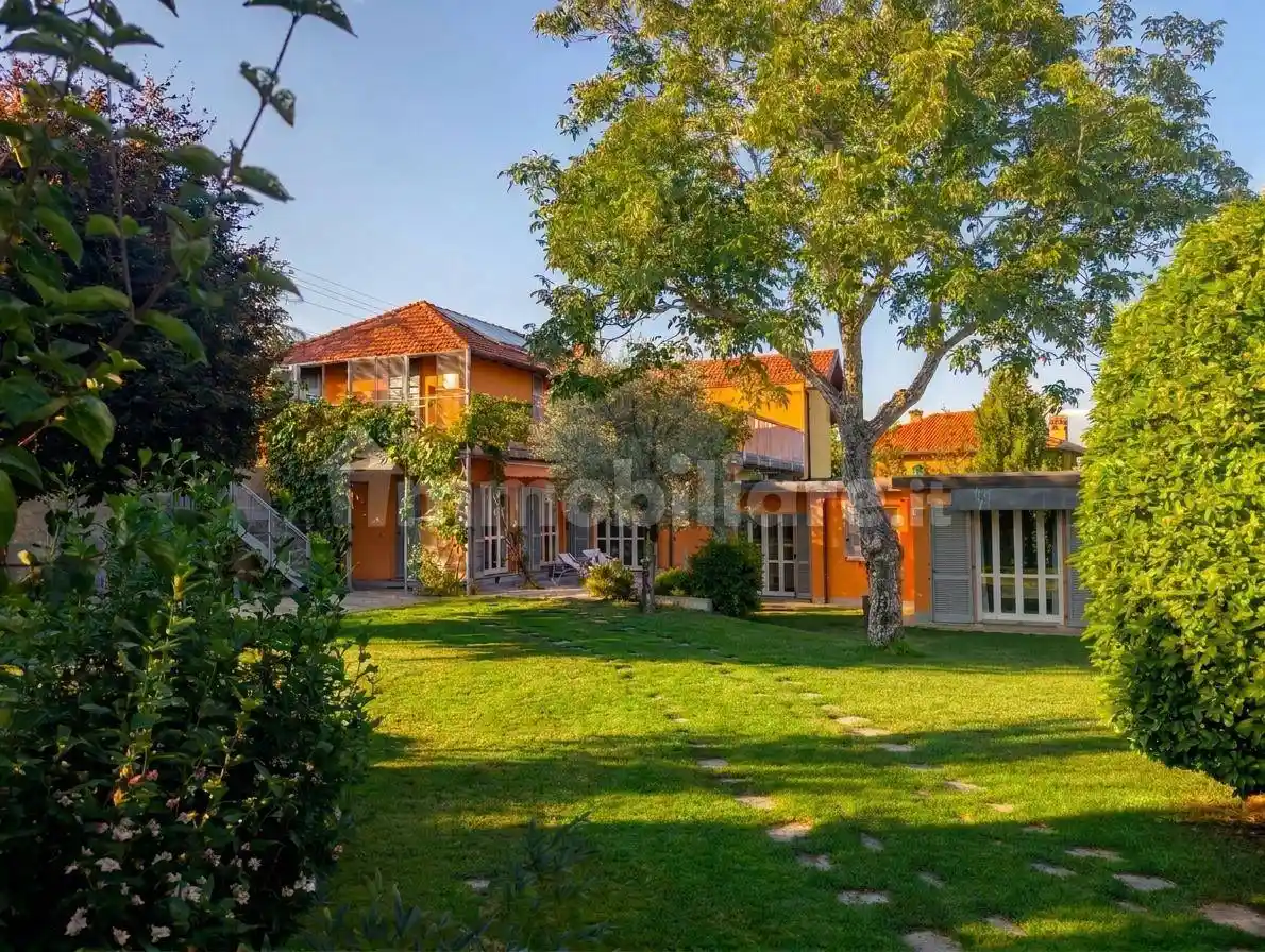 Villa in vendita a Appiano Gentile