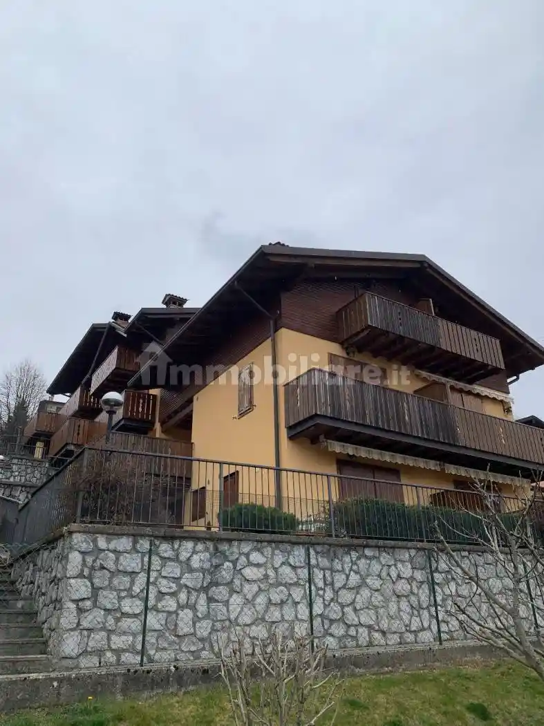 Villa in vendita a Costa Serina