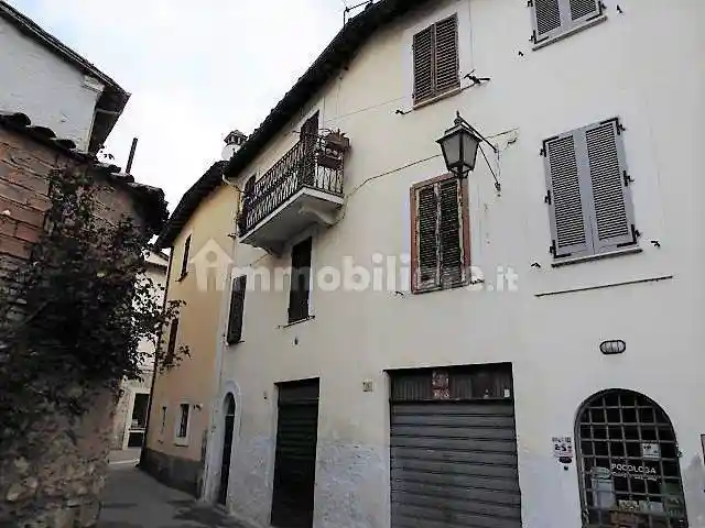 Palazzo - Edificio in vendita a Terni