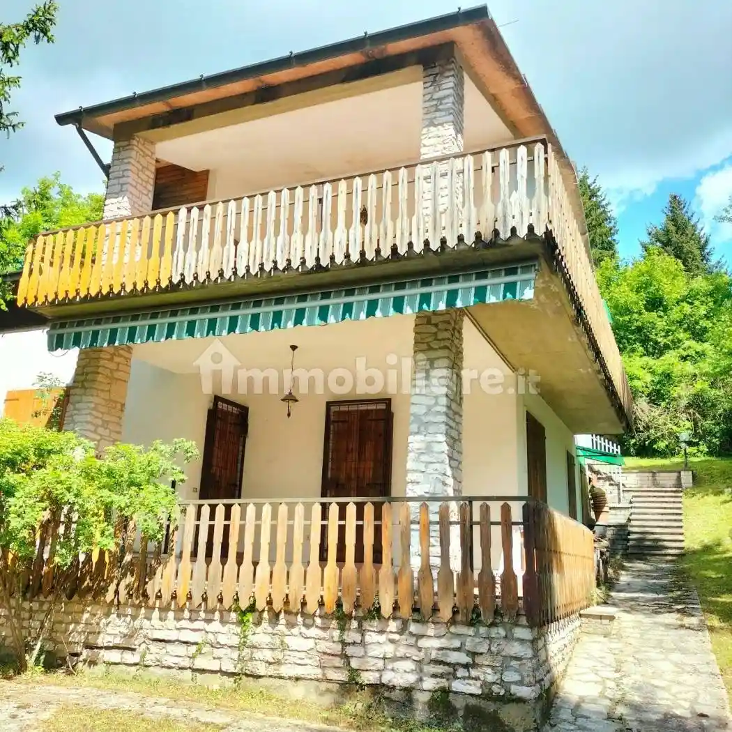 Villa in vendita a Erbezzo