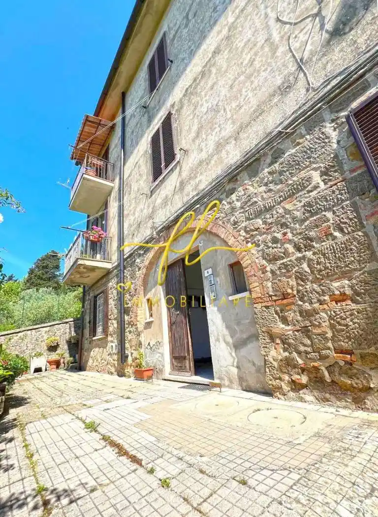 Appartamento in vendita a Montecatini Val di Cecina