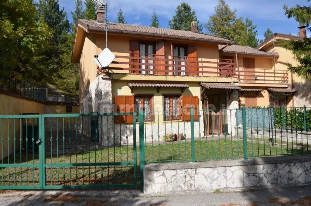 Villetta a schiera in vendita a Rocca di Mezzo
