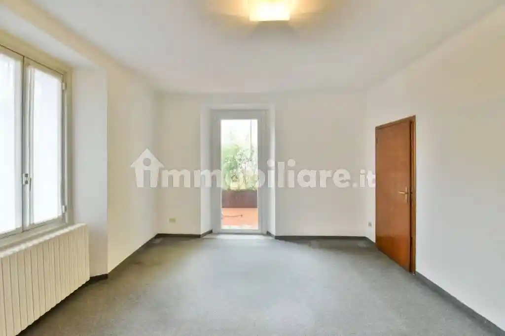 Appartamento in vendita a Erba