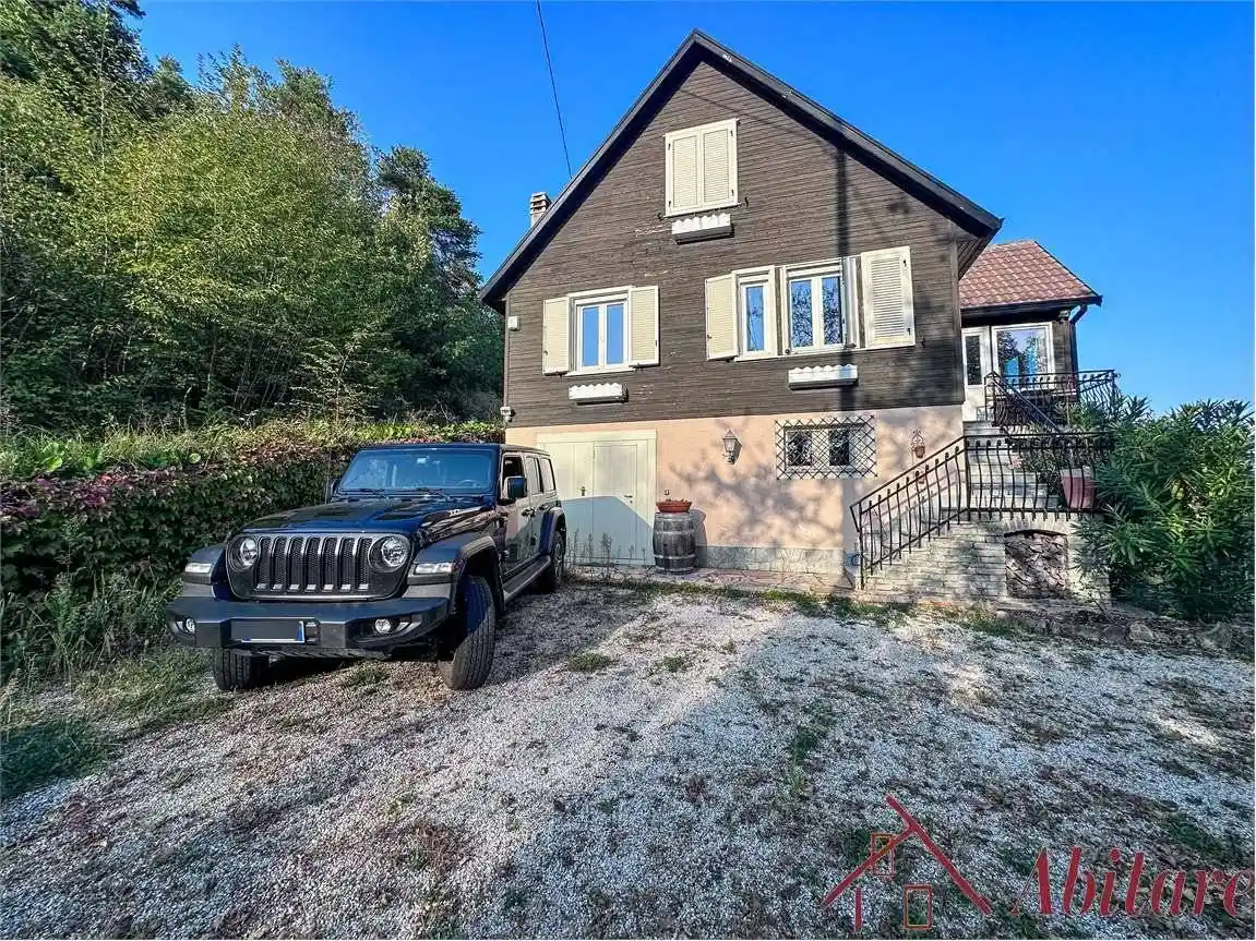 Villa in vendita a Alba