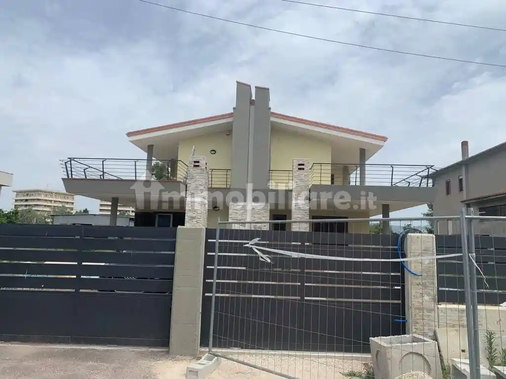 Villa plurifamiliare via Ticino, Guardapasso, Aprilia - foto 2