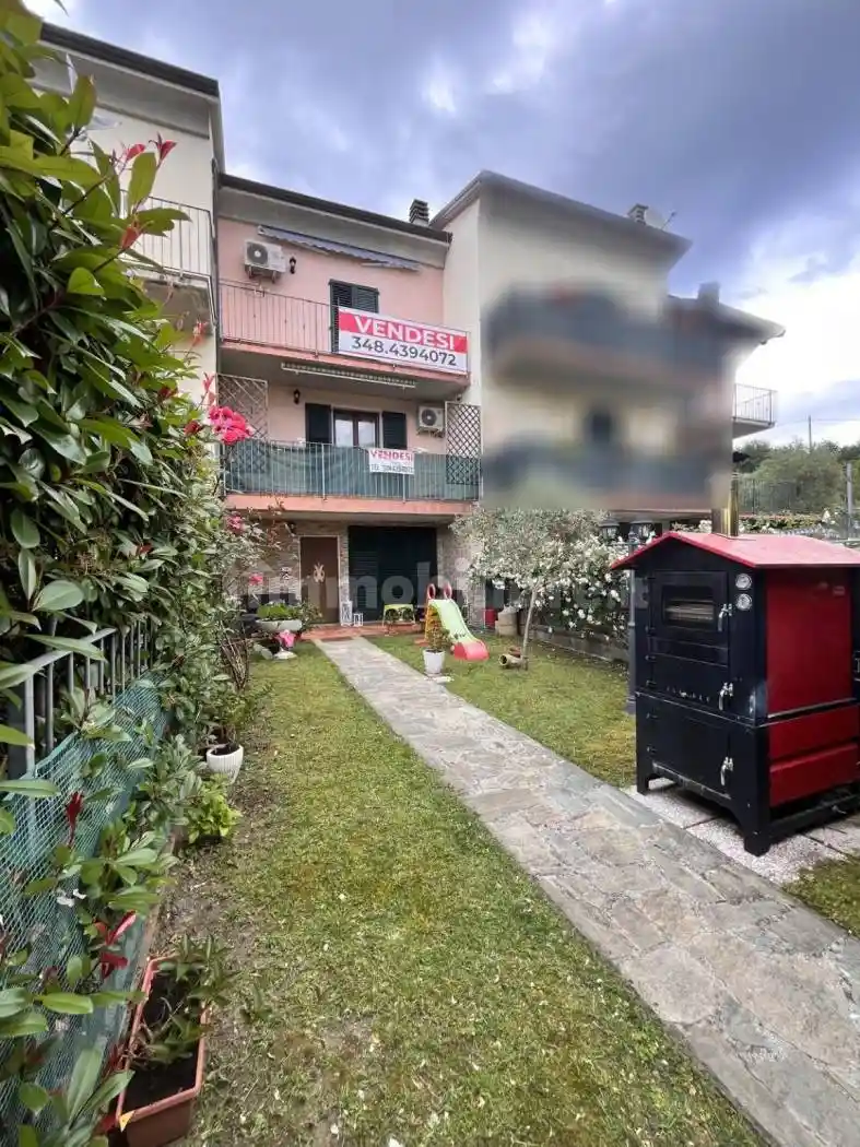 Casa indipendente in vendita a Podenzana