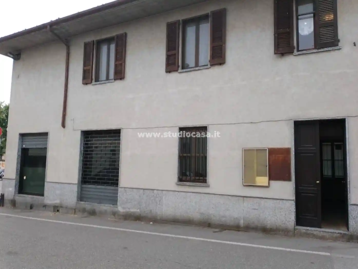 Palazzo - Edificio in Affitto - foto 2