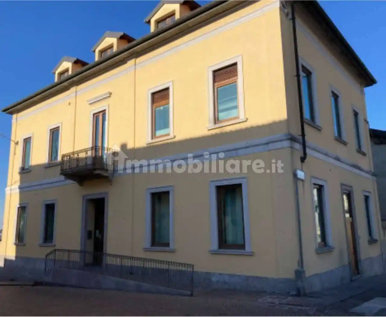 Casa indipendente in vendita a Comerio