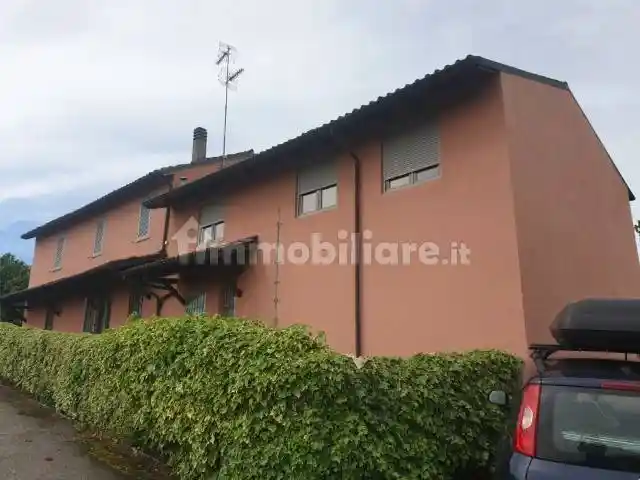 Casa indipendente in vendita a Ziano Piacentino