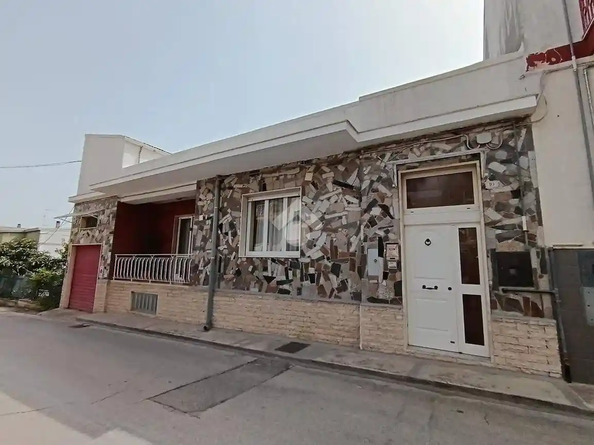 Casa indipendente in vendita a Cassano delle Murge