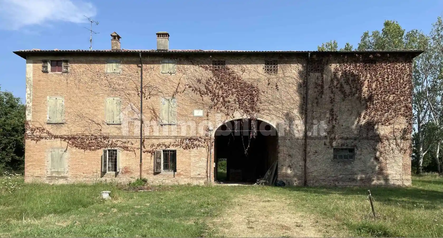 Rustico - Casale in vendita a Modena