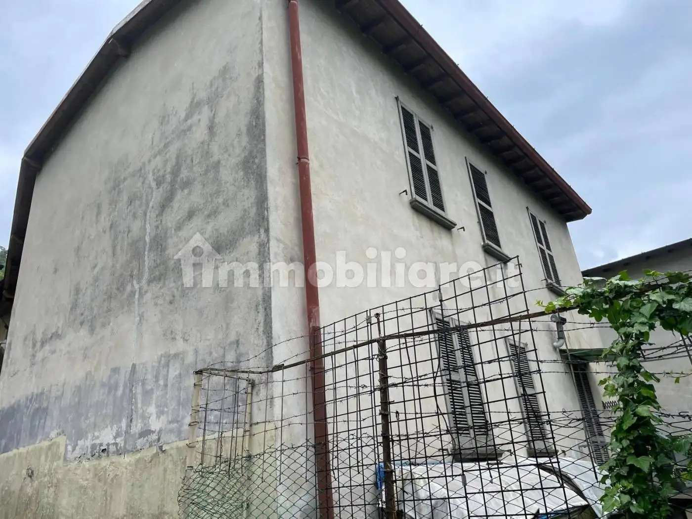 Casa indipendente in vendita a Lasnigo