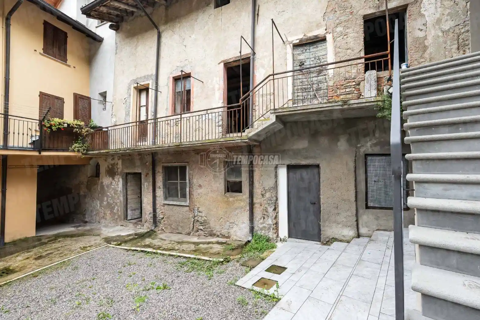 Rustico - Casale in vendita a Oggiono