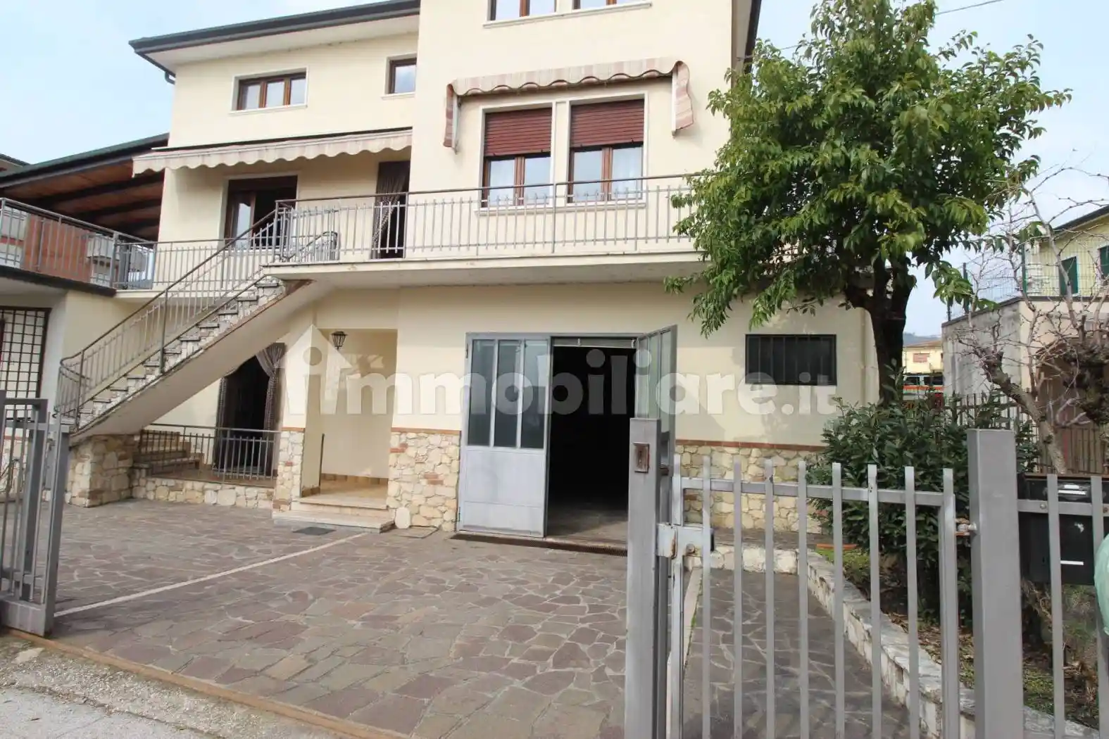 Villa in vendita a Gambellara