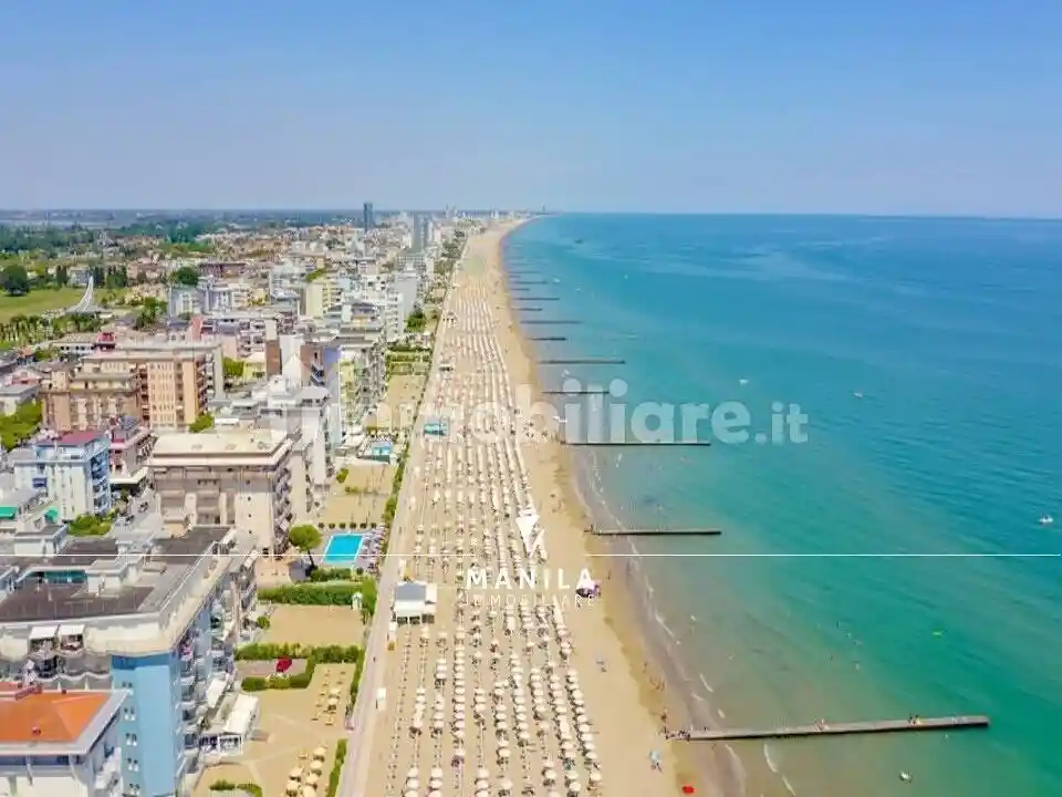 Palazzo - Edificio in vendita a Jesolo