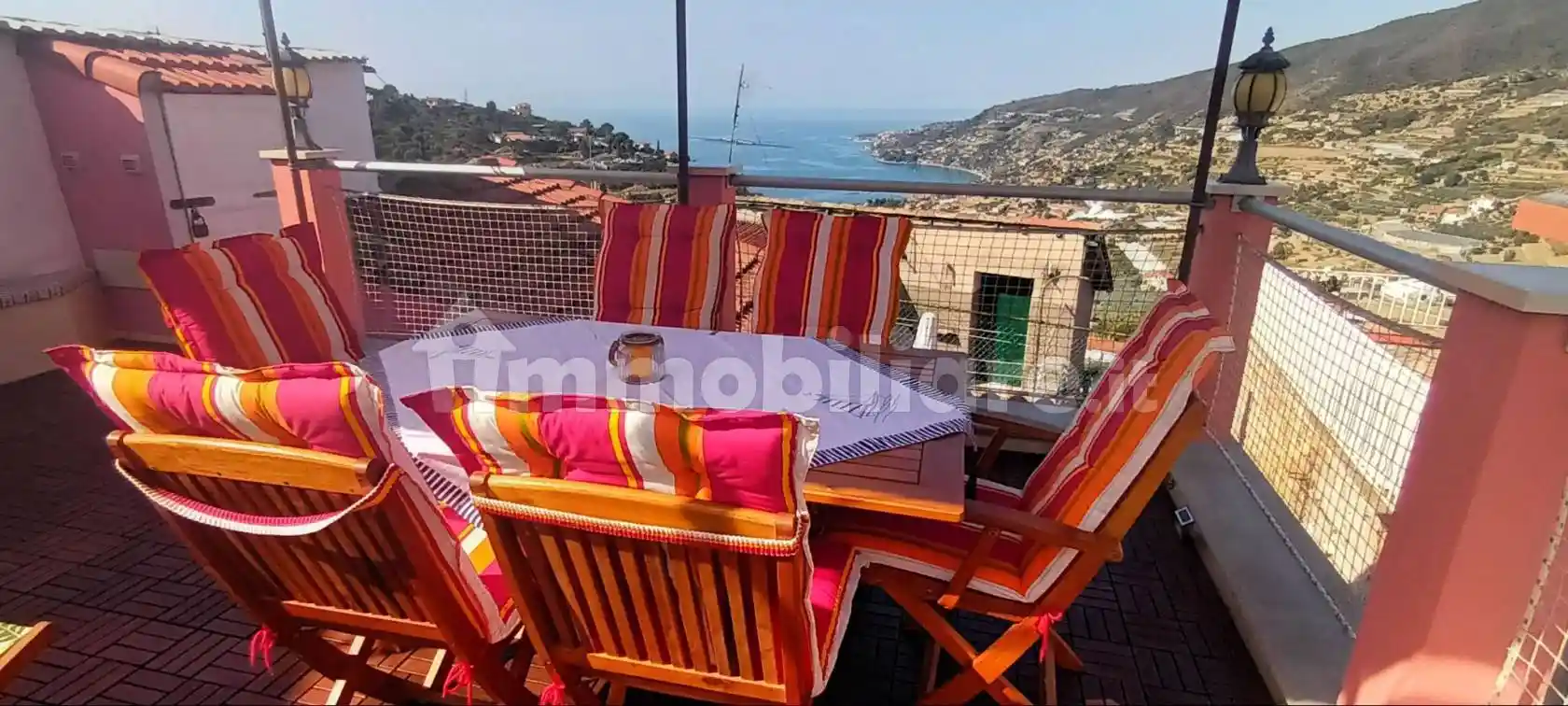 Casa indipendente in vendita a Sanremo