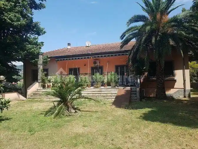 Villa in vendita a La Spezia
