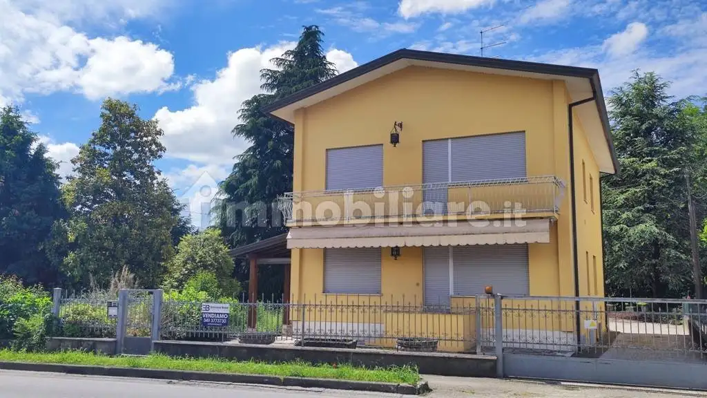 Casa indipendente in vendita a Colle Umberto