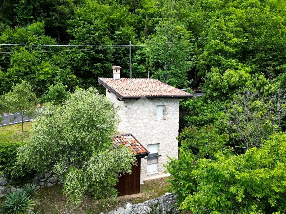 Rustico - Casale in vendita a Gargnano