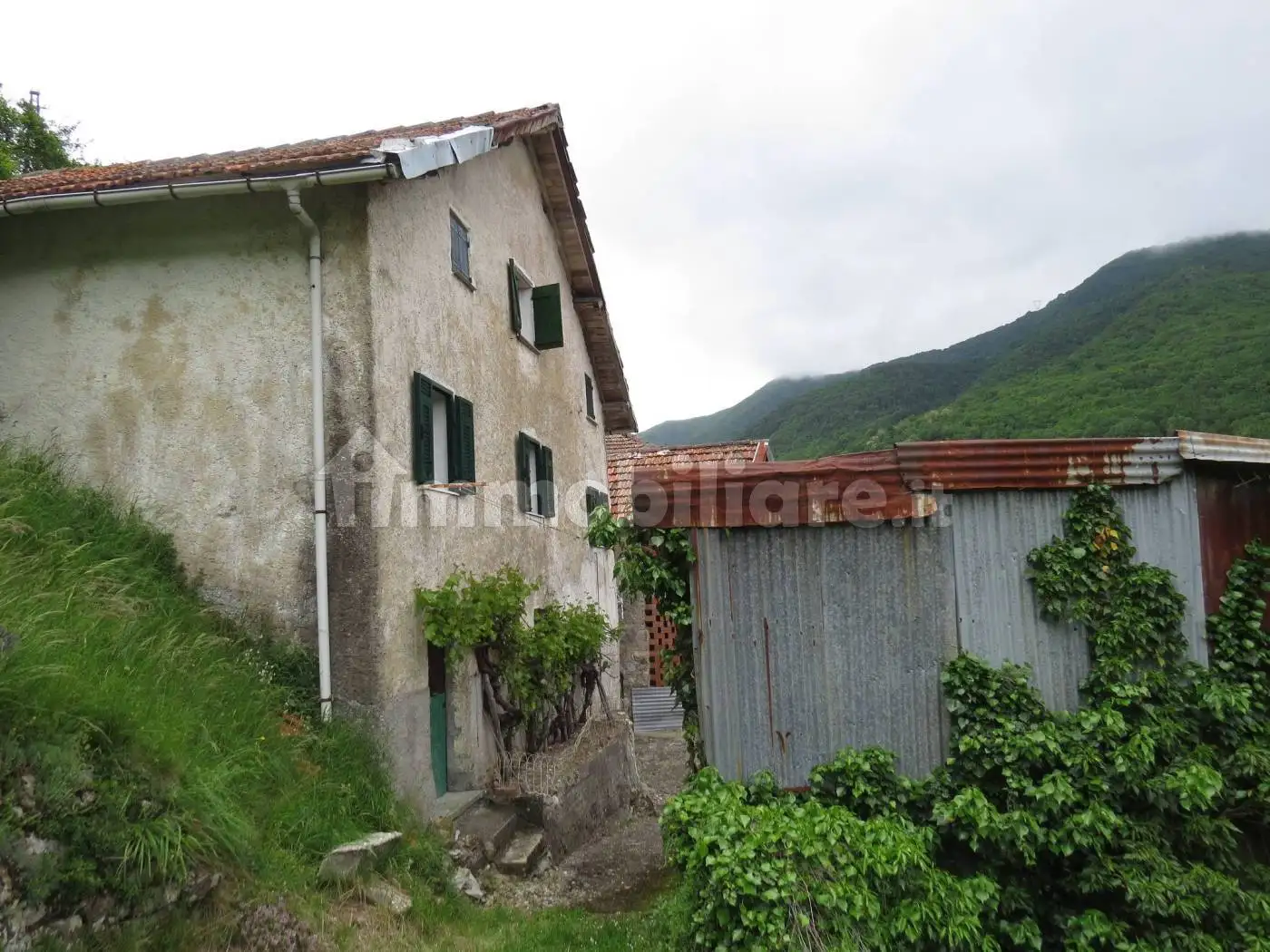 Casa indipendente in vendita a Valbrevenna