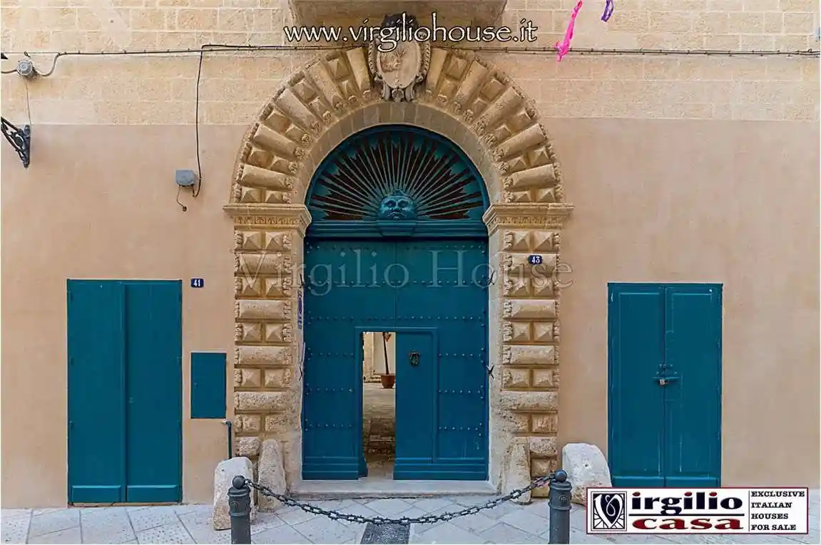 Palazzo - Edificio in vendita a Grottaglie