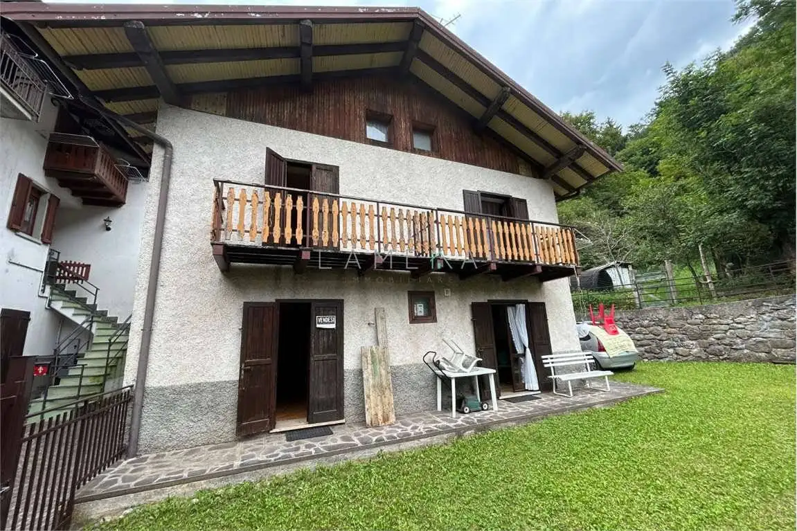 Casa indipendente in vendita a Azzone