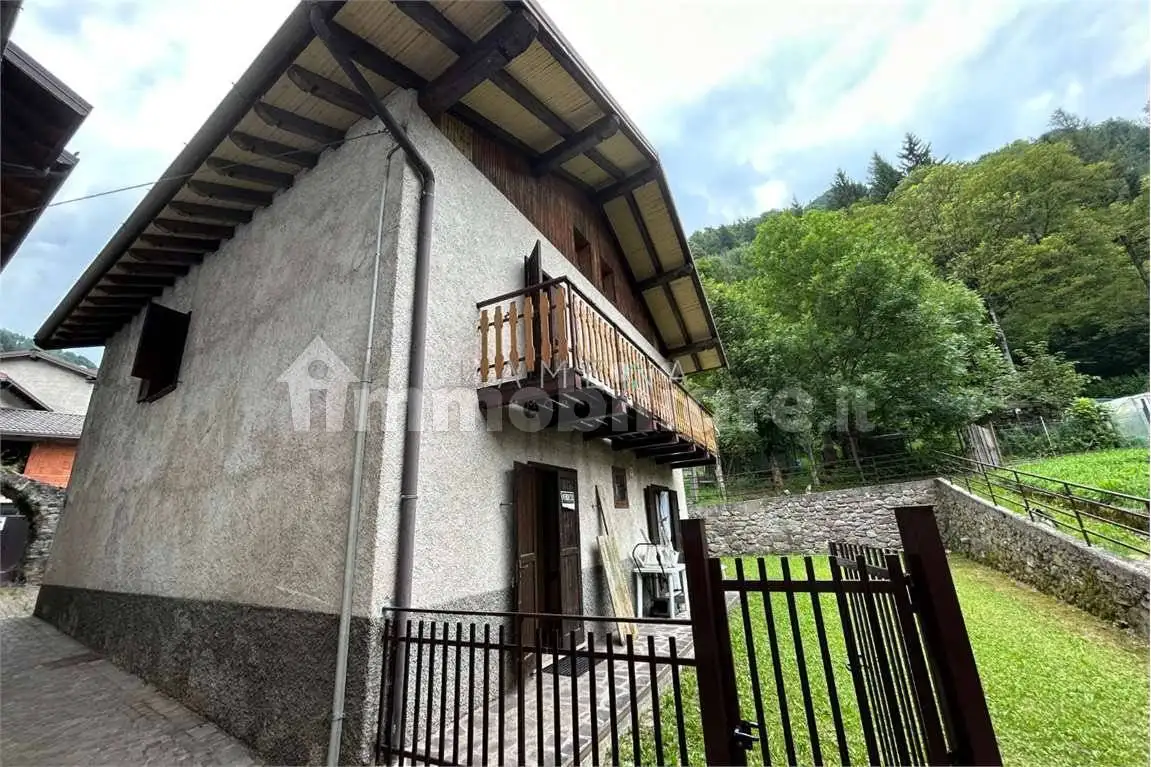 Terratetto unifamiliare via Santa Maria Maddalena, 18, 18, Azzone - foto 2