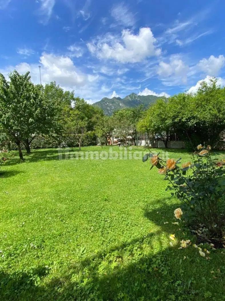 Villa in vendita a Lecco