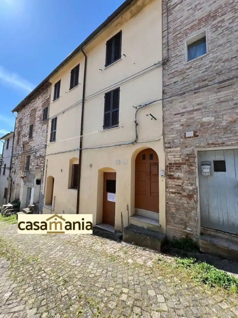 Casa indipendente in vendita a Pergola