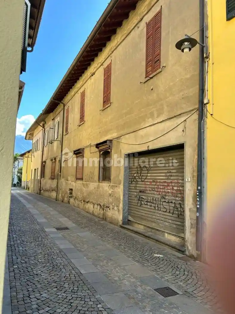 Rustico - Casale in vendita a Colico